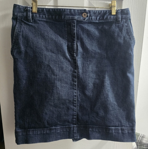 LOFT Dresses & Skirts - Loft denim skirt size 8